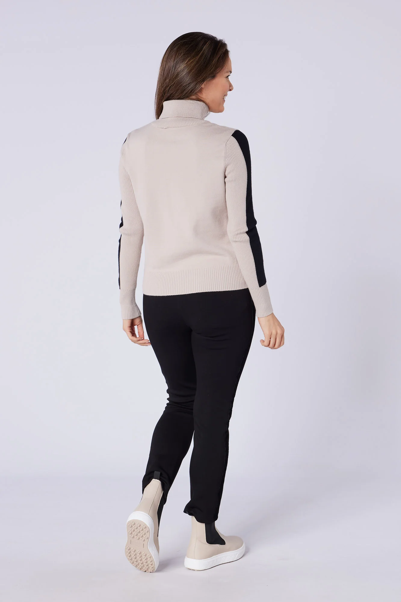 Amber Thermal Fleece Trouser Pitch Black - Image 4