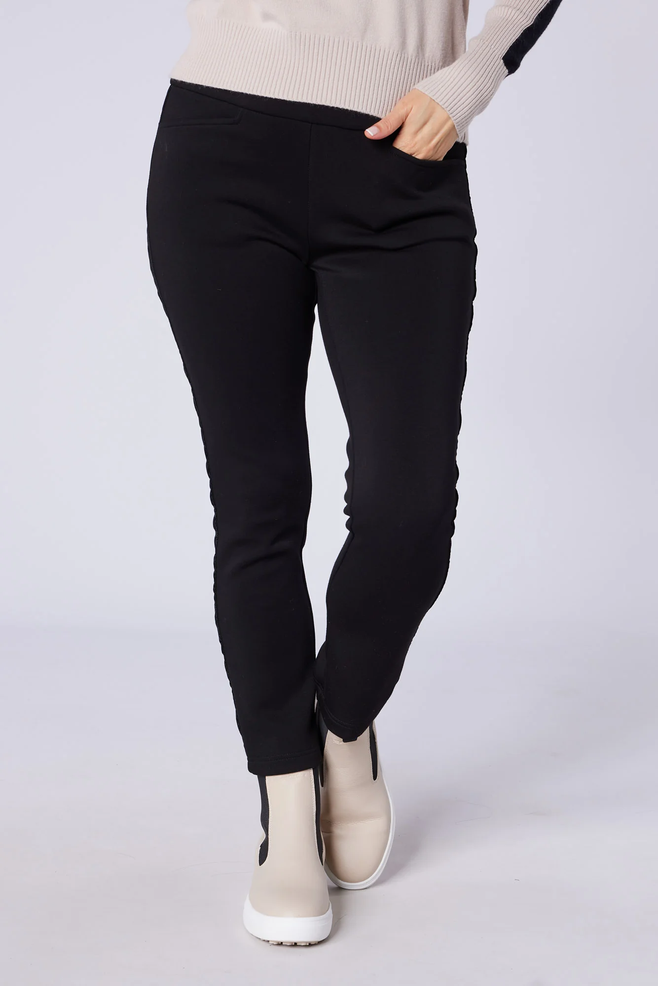 Amber Thermal Fleece Trouser Pitch Black - Image 5
